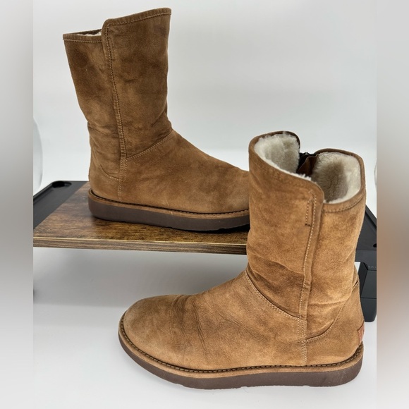 UGG Abree Short Made in Italy Shearling Boots – Size 8 (Style 1009250) - Picture 4 of 9